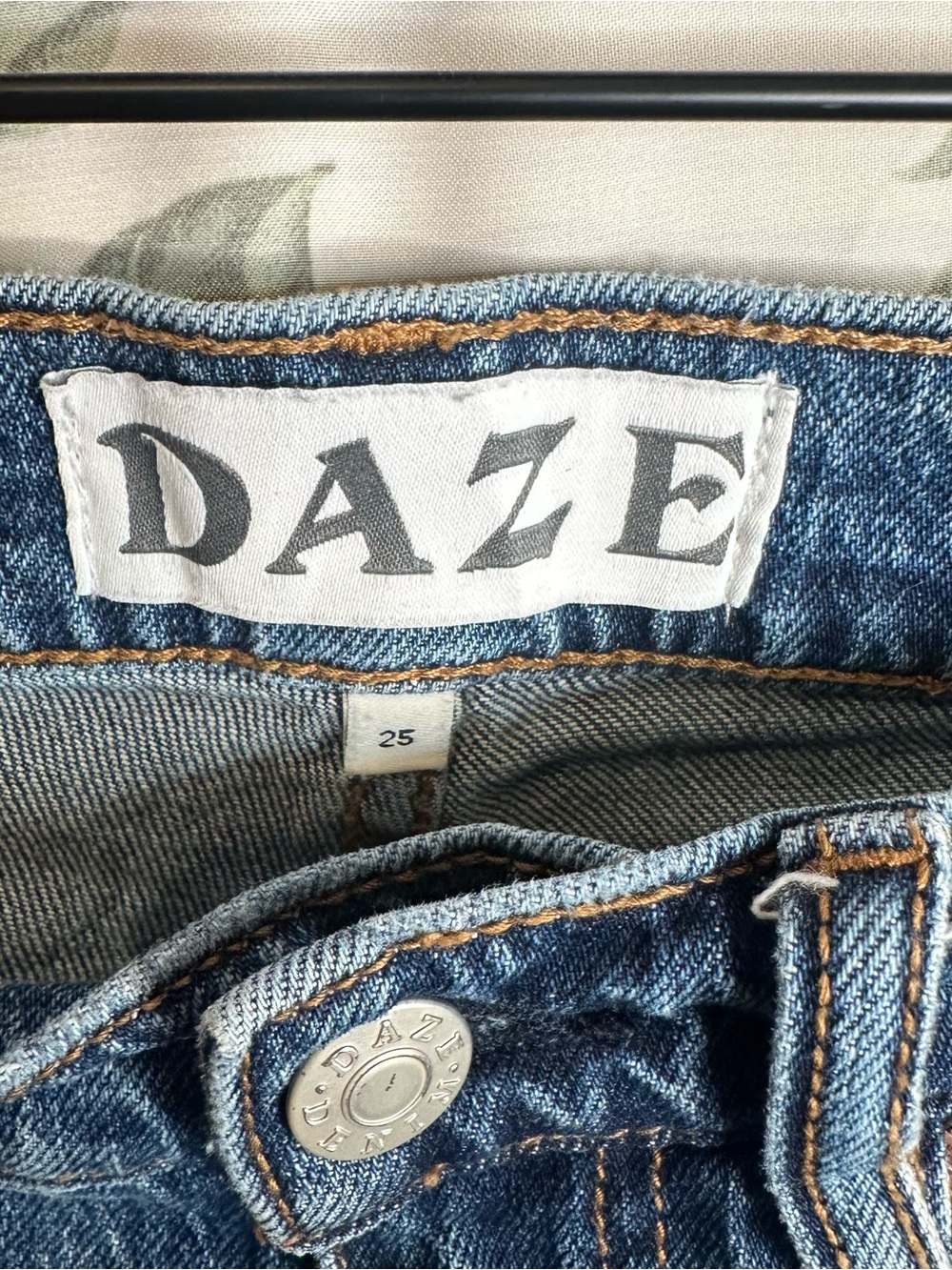 DAZE | Distressed Blue Straight Jeans | Women’s Size 25 - Picture 5 of 5